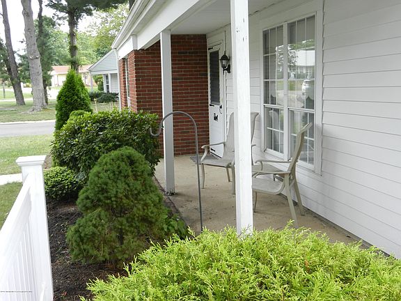 3rd image of 467 Chelsea Court #A