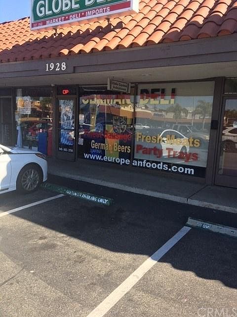 2nd image of 1928 Harbor Blvd
