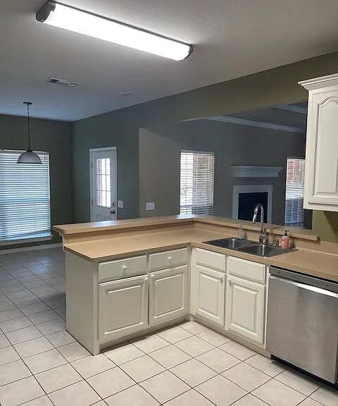 227 Remington Pl — Photo 2