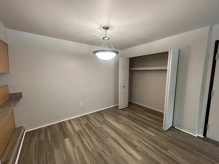 Woodland Villa Apartments — Photo 41