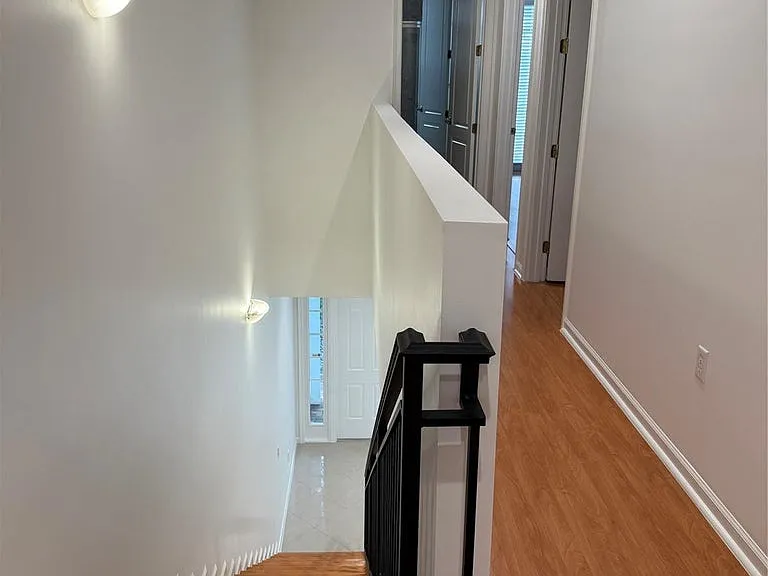 230 N G St — Photo 19