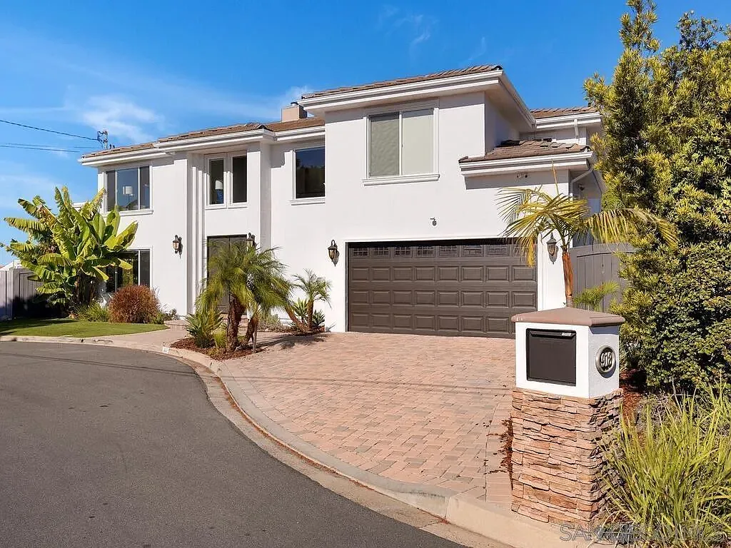 4 bed, 4.0 bath, 2990 sqft, $13,000 — Photo 2