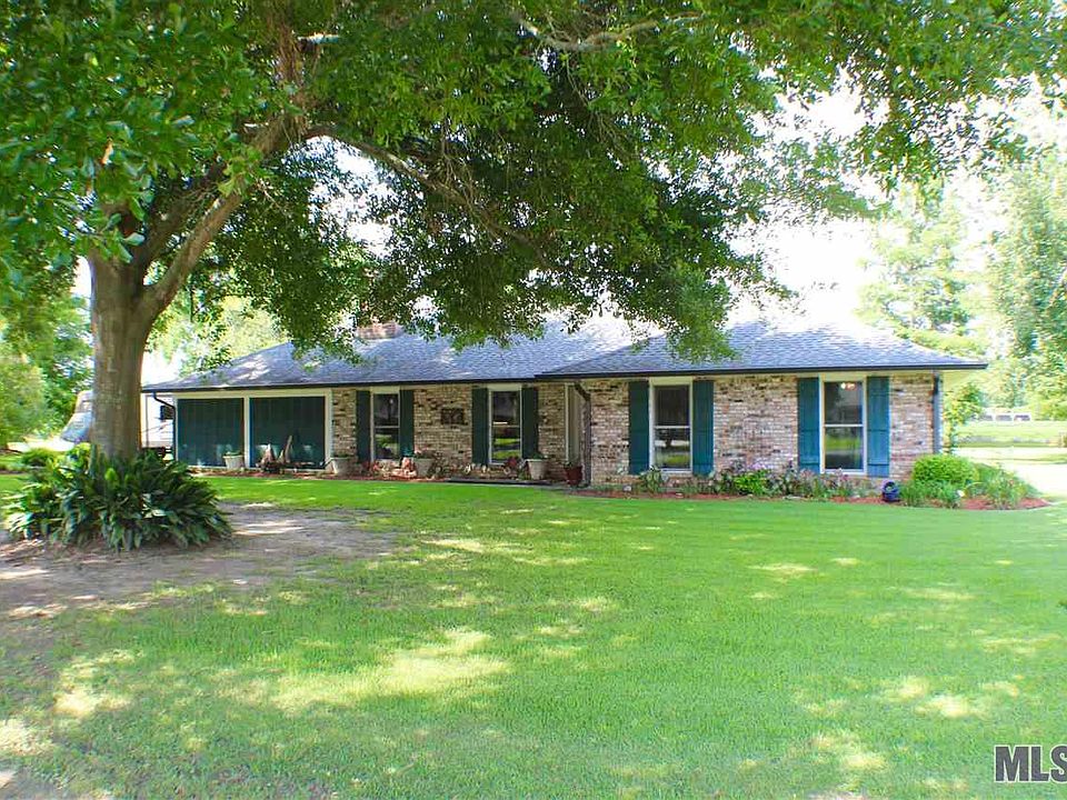 1st image of 224 Pecan Ave