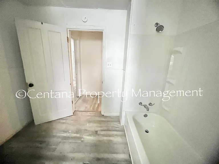 816 Caledonia — Photo 13