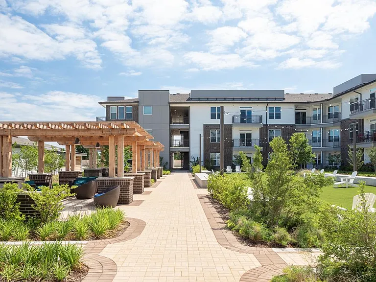 Lake Walk at Traditions Apartments — Photo 3