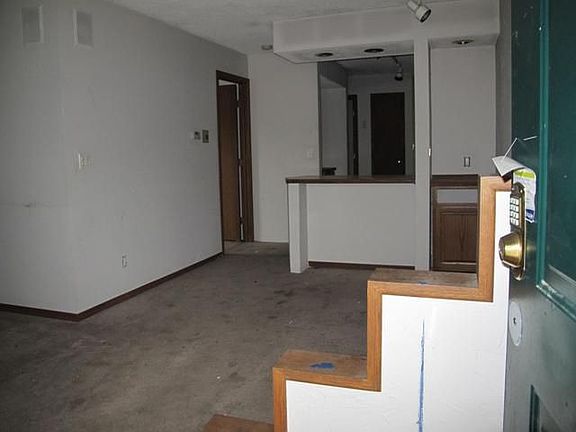 4th image of 1404 E Market St