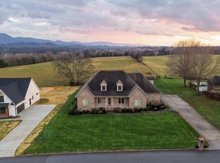 2570 Creekstone Cir, Maryville, TN 37804