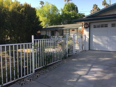 20859 Burbank Blvd, Woodland Hills, CA, 91367