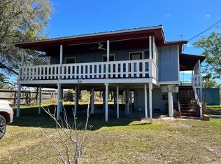 818 Swan Point Rd, Seadrift, TX 77983