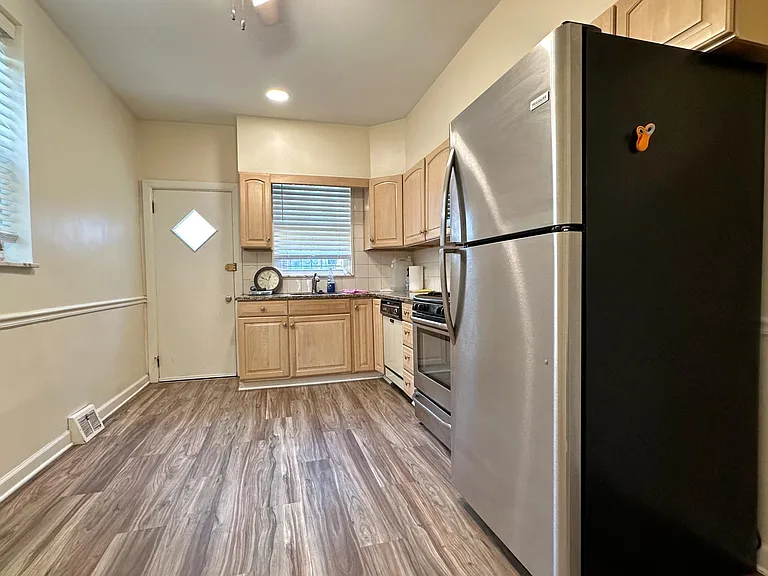 2509 S Rosewood St — Photo 12