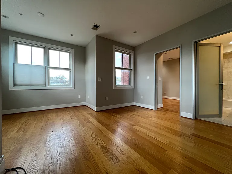 1209 G St SE #8 — Photo 9