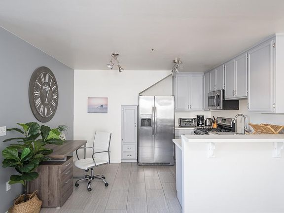 5th image of 1854 Euclid St #104