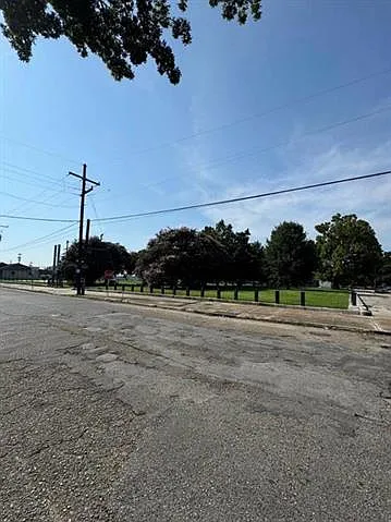 909 Race St — Photo 10