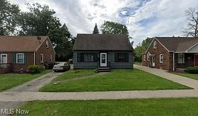 744 Willard Ave SE photo 1