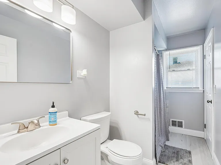 3940 Lasalle St — Photo 13