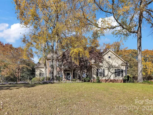 839 Craigmont Ln NW, Concord, NC 28027