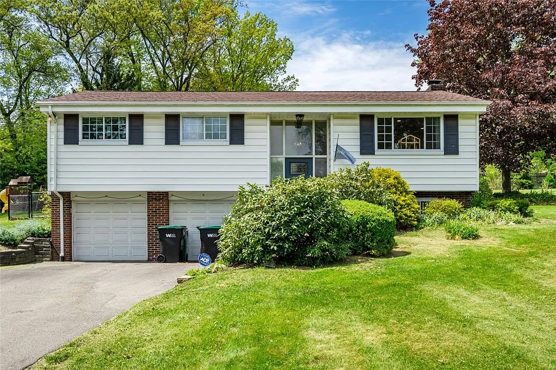 5264 Stella Dr photo 1