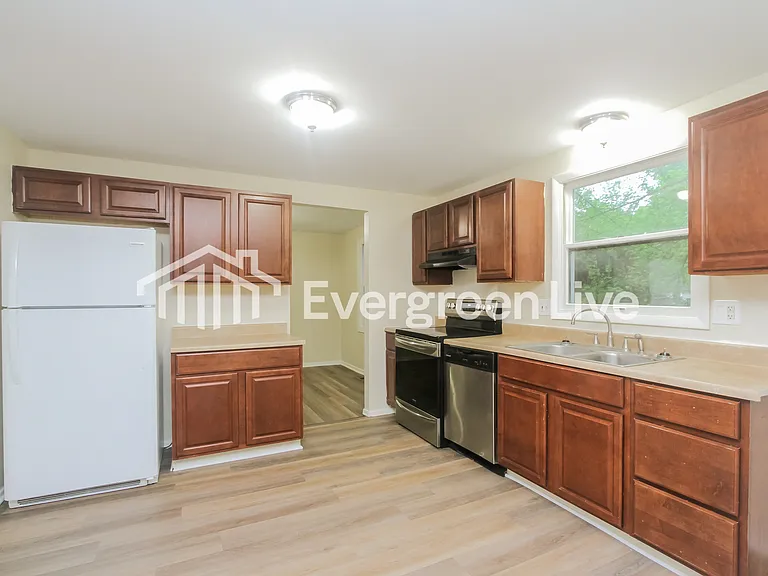 8211 Trevellian Way — Photo 3