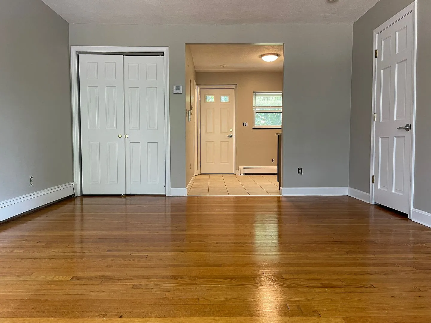 Free Month & No Fee Spacious Top Floor Parking And Utilities Inc, Right In Front Of The Train.. E... — Photo 3
