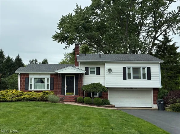 2007 Silver Fox Ln NE, Warren, OH 44484