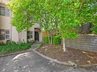 604 Roswell Landings Dr, Roswell, GA 30075