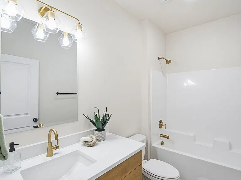 485 E River Ln — Photo 43