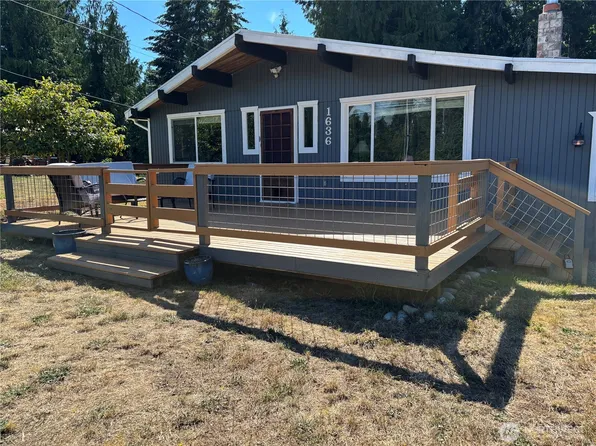1636 Hemlock Drive, Camano Island, WA 98282