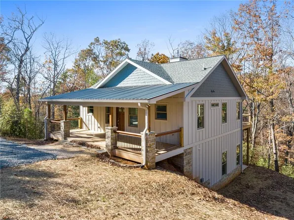 1054 Lakeland Dr, Ellijay, GA 30540