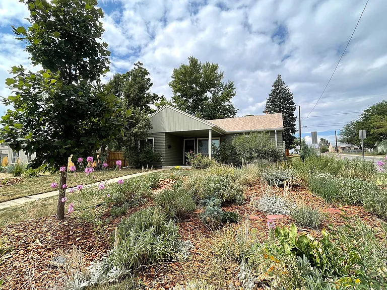 4895 Beach Ct — Photo 1