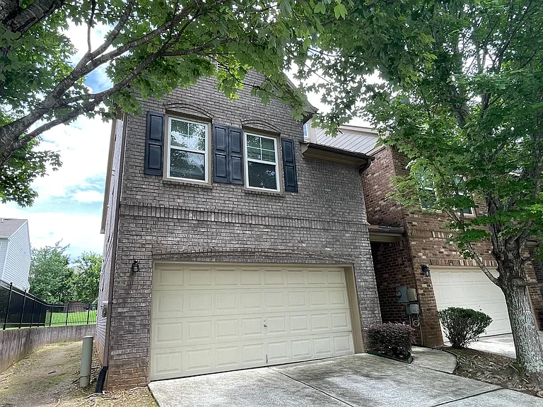 989 Parkside Wood Ct — Photo 1
