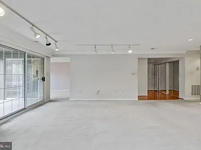7 Pipe Hill Ct #B — Photo 5