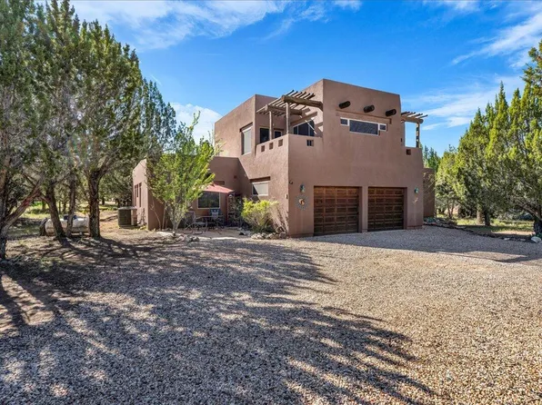 693 N Pinion Hills Dr, Dammeron Valley, UT 84783