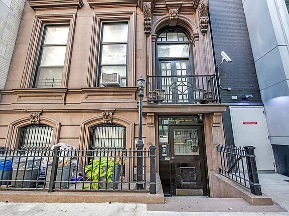 4th image of 118 E 18th St #4/6
