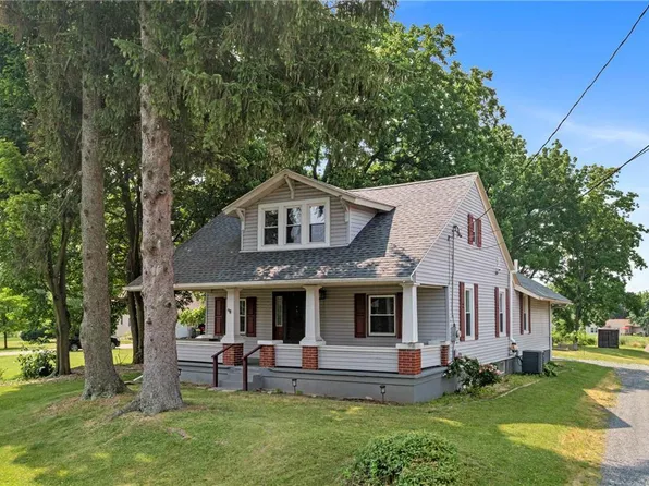 9340 Newtown Rd, Breinigsville, PA 18031
