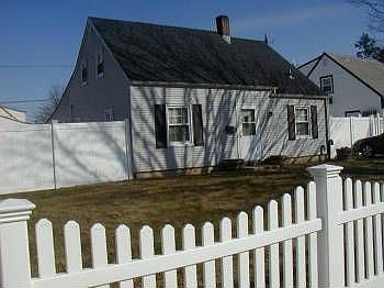 3rd image of 105 Center Ln