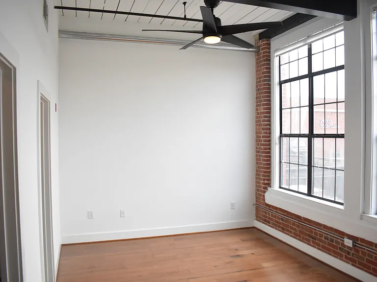 1261 Caroline St NE #101 — Photo 12