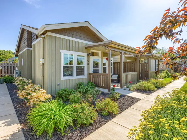 158 Mountain View Dr, Ashland, OR 97520