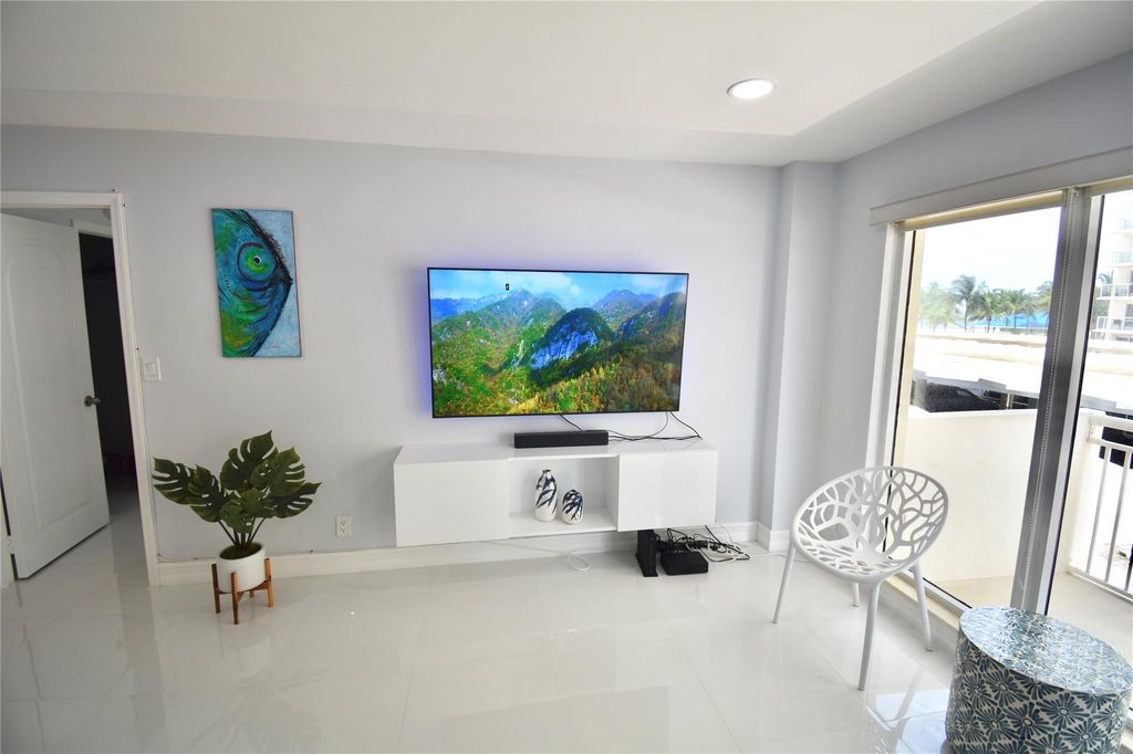 133 N Pompano Beach Boulevard Apt 105, photo 9