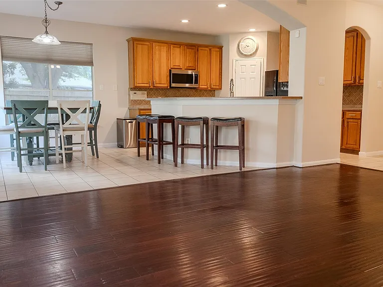 8531 Regalbrook Dr — Photo 7