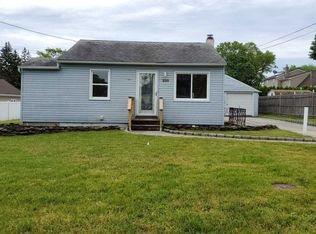 258 15th St, West Babylon, NY 11704