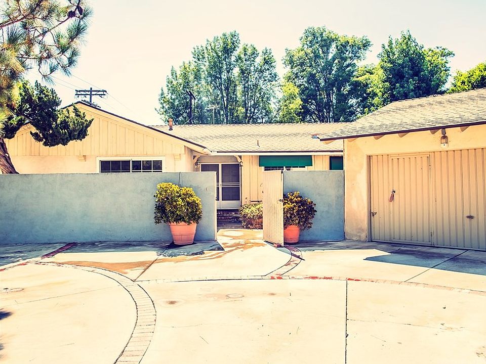 2nd image of 10837 Nestle Ave