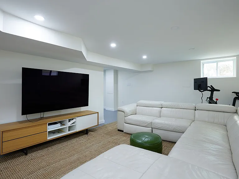 1424 Longfellow St NW — Photo 30