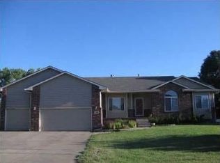 3001 N Ridge Port Ct, Wichita, KS 67205