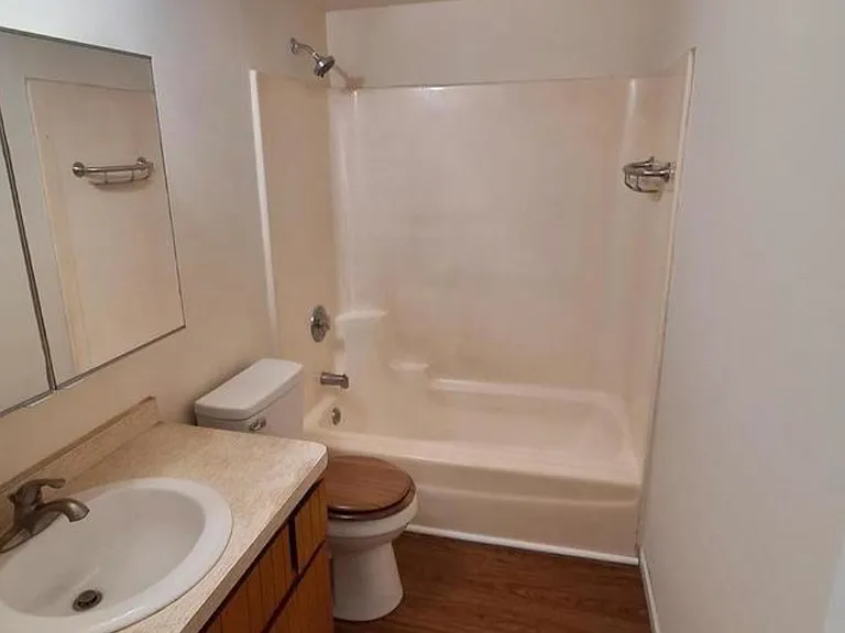 10501 S Highland Rd #104C — Photo 13