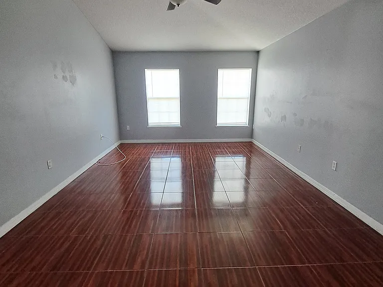 806 Alpine Ct — Photo 6