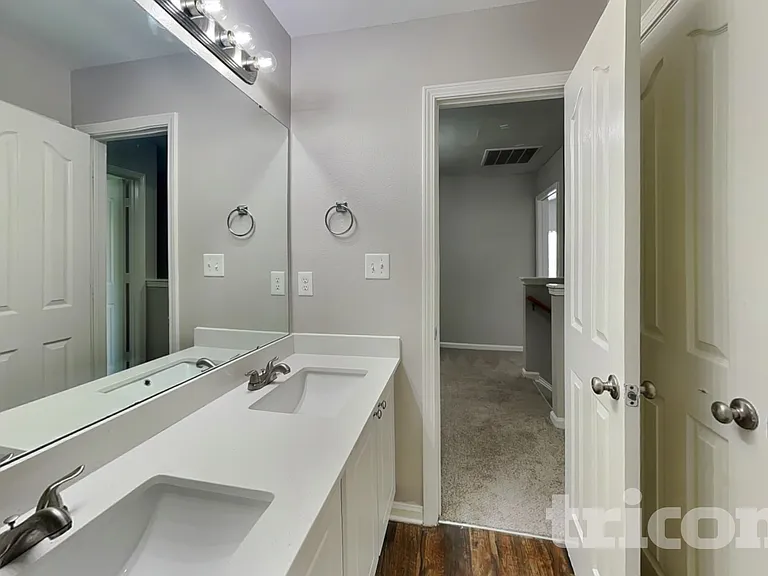 5251 Grays Ridge Dr — Photo 17