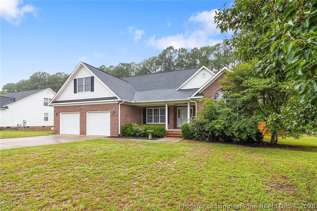 3 bed, 2.0 bath, 2285 sqft, $1,950 — Photo 3