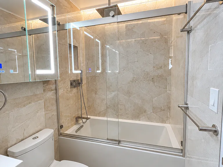 350 W 50th St #27A — Photo 15