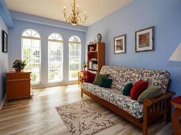 5th image of 2336 Hampstead Ave