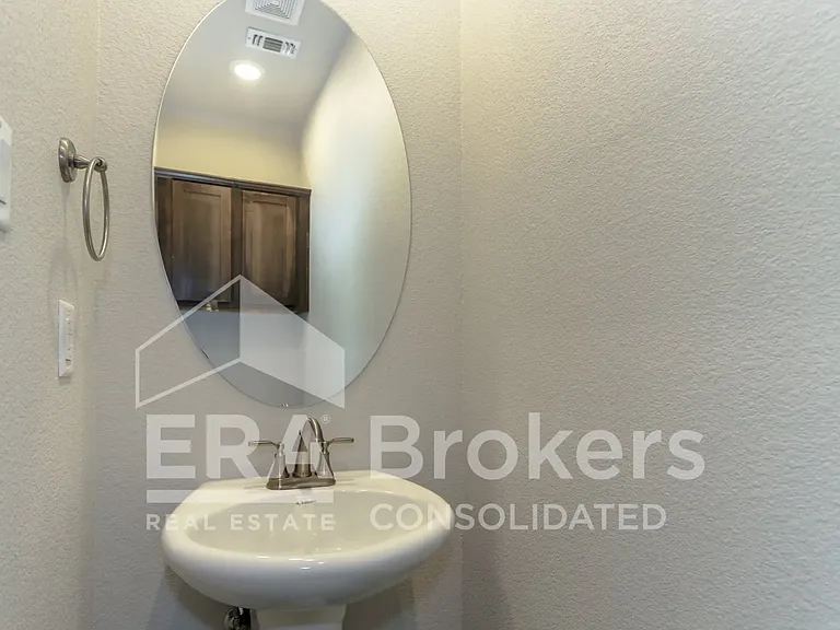 239 Green Valley Dr — Photo 3